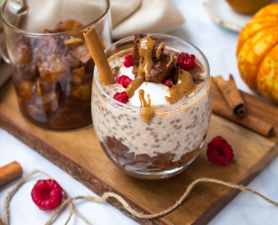 pumpkin pie spice overnight oats with cinnamon pears